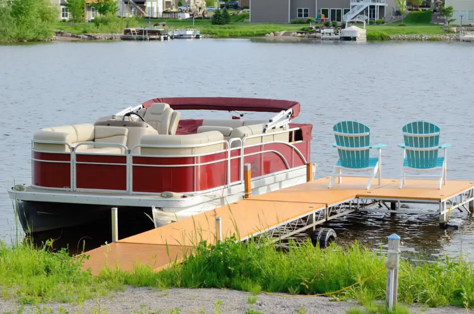 Pontoon boat at the dock